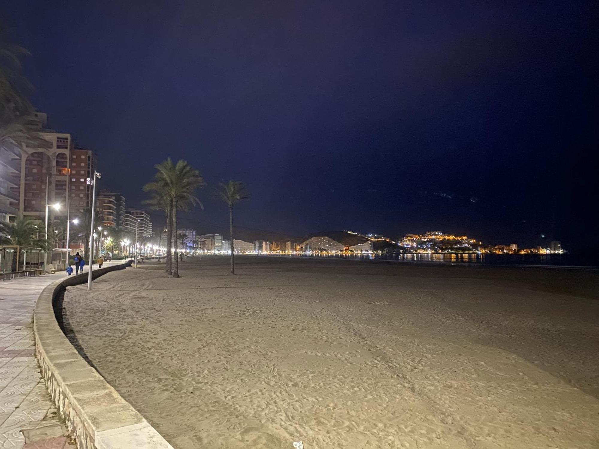 Beachfront And Cozy Apartment Кульера Экстерьер фото