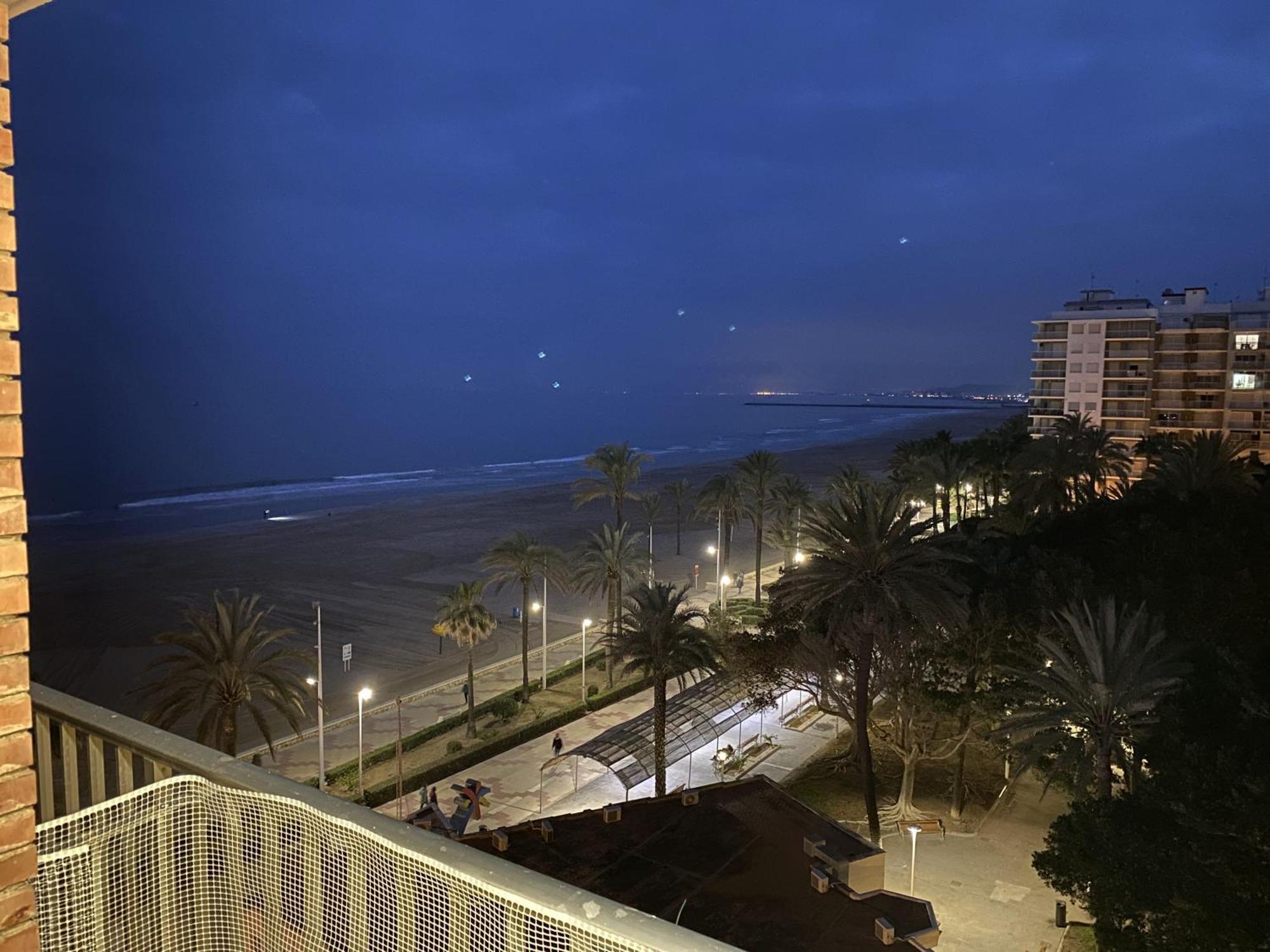 Beachfront And Cozy Apartment Кульера Экстерьер фото